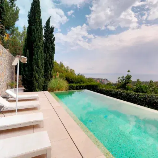 Rehabilitacion de piscina con vistas en genova mallorca